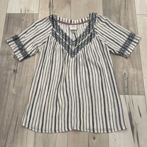 NWT Knox Rose Embroidered Shirt, size XS